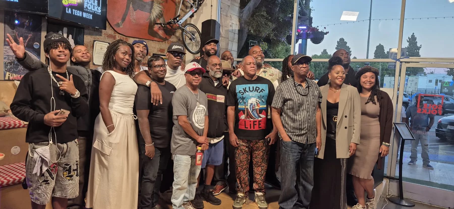 The full room lines up for a group photo